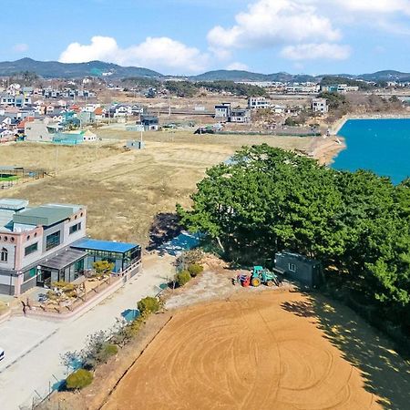 Daebudo Juni Pension Ansan Exteriér fotografie